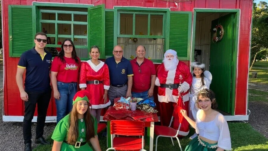 o-vice-prefeito-eduardo-ustra-ribeiro-recebeu-as-doacoes-de-brinquedos-de-campanha-organizada-pelo-rotary-club-cavera