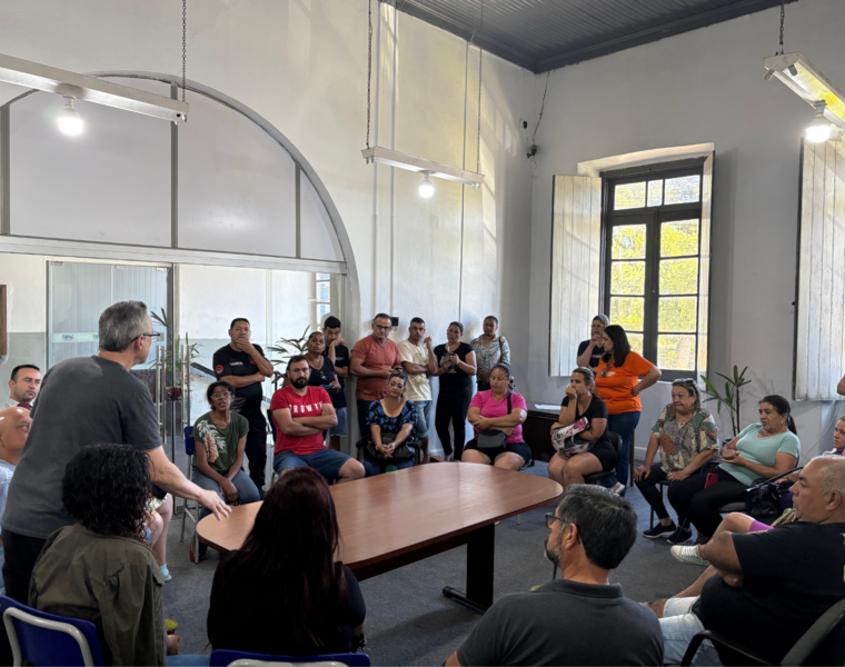 prefeitura-realiza-reuniao-com-ambulantes-para-organizacao-do-food-park-da-praia-das-areias-brancas