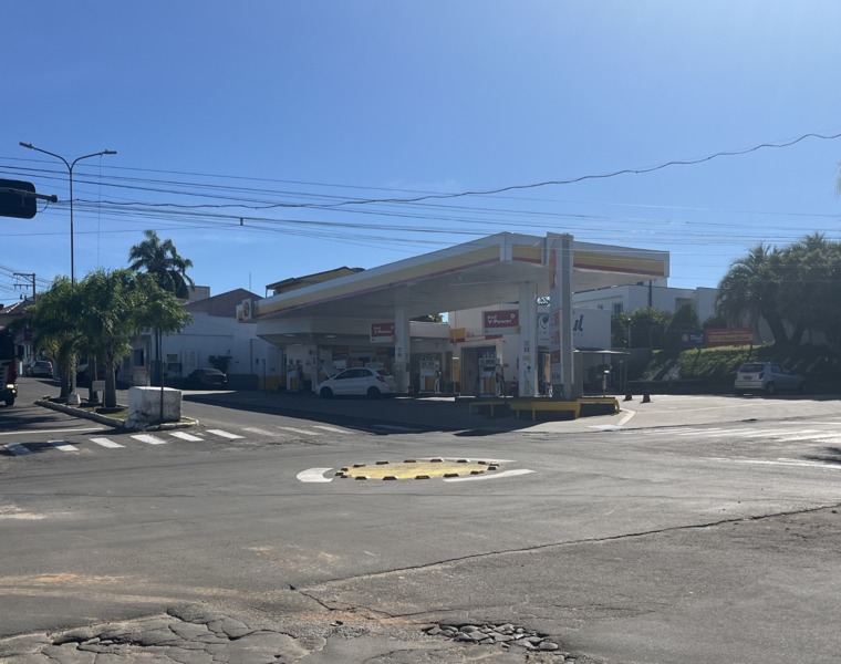 nova-rotatoria-entra-em-funcionamento-na-esquina-das-ruas-andradas-e-general-canabarro