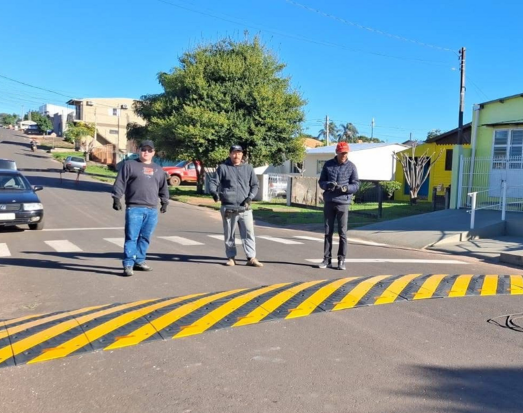 municipio-instala-novos-redutores-de-velocidade-para-reforcar-a-seguranca-no-transito