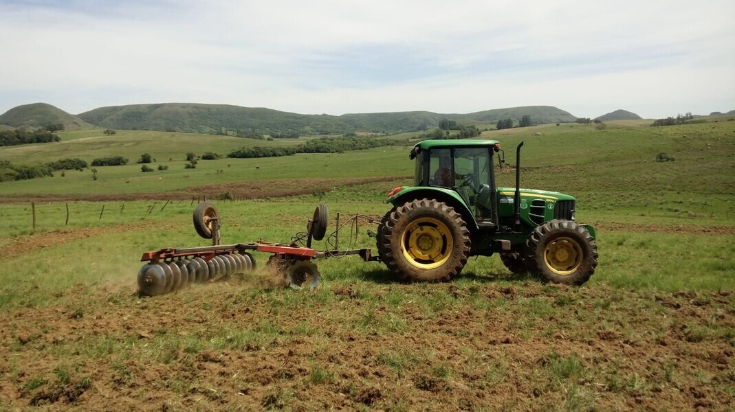 secretaria-municipal-da-agricultura-realiza-auxilio-com-a-patrula-agricola