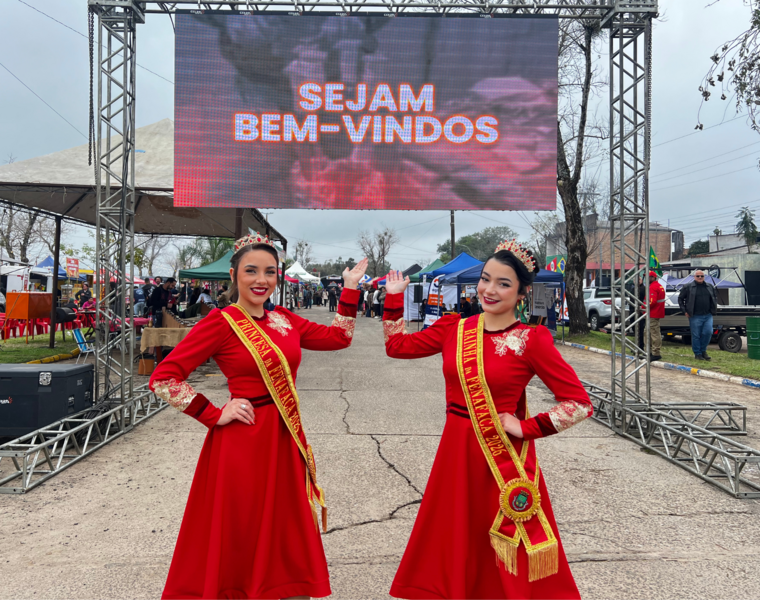 2-fenafaca-reune-milhares-de-pessoas-na-praia-das-areias-brancas