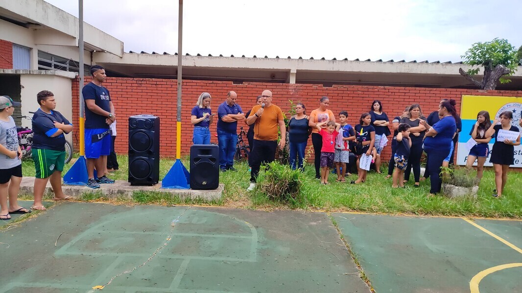 prefeito-municipal-vilmar-oliveira-assume-o-compromisso-de-manter-a-escola-em-funcionamento